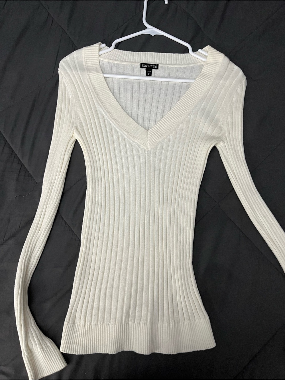 Express Women's Ribbed Ivory V-Neck Sweater